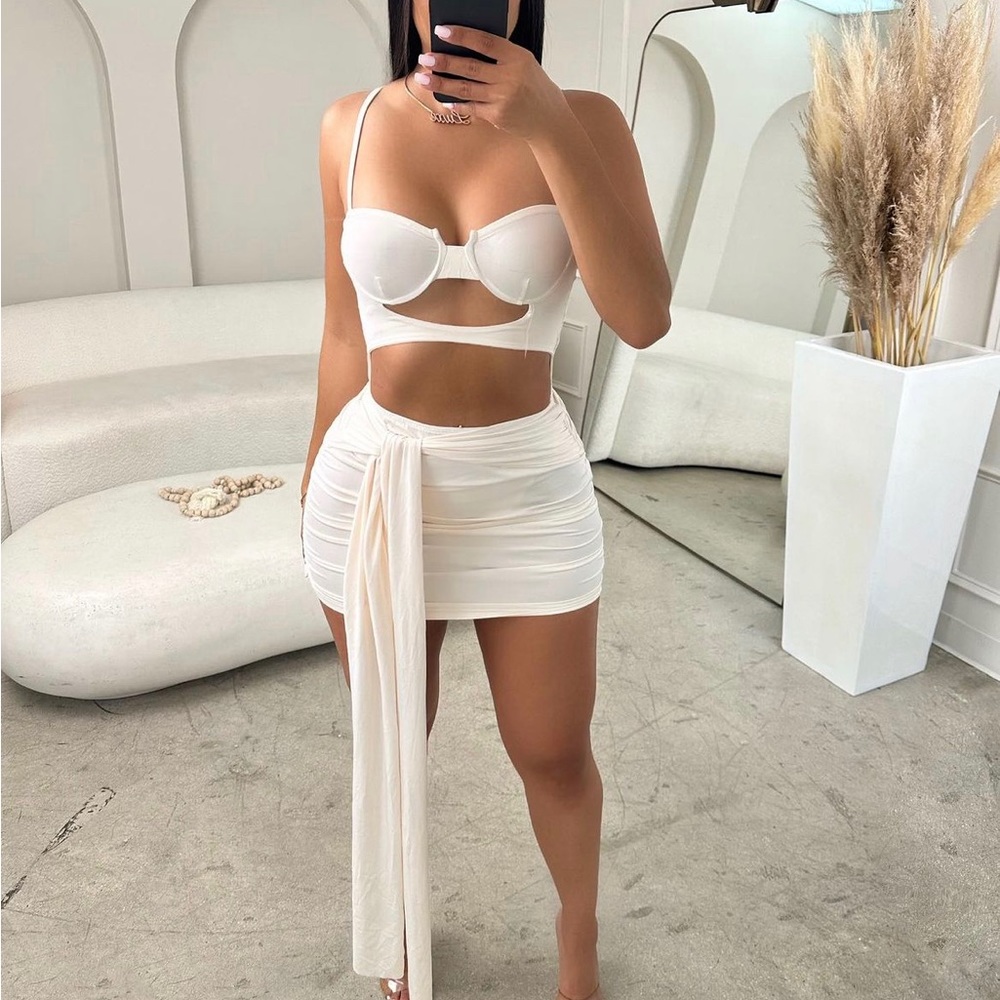 White skirt set